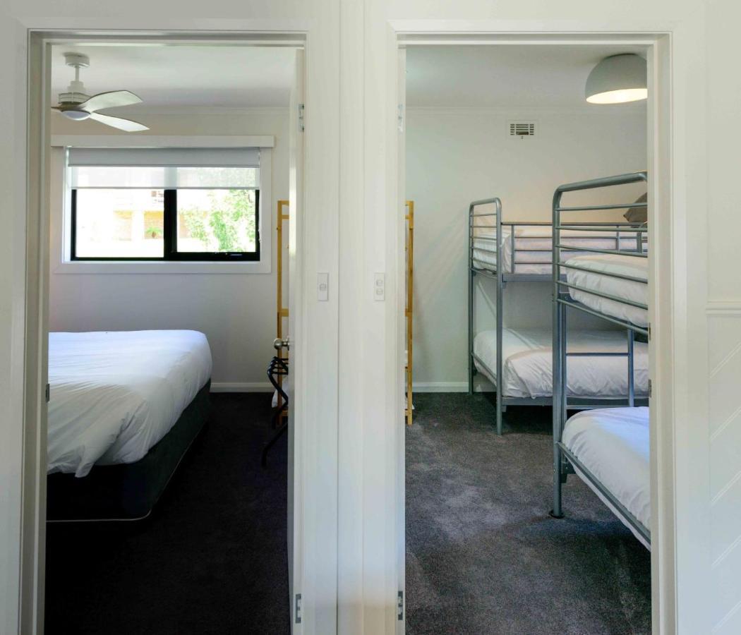 Georges Bay Apartments St Helens Exteriör bild